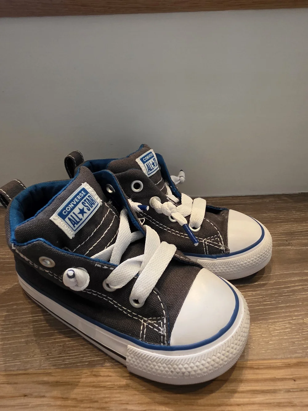 Converse brand new
